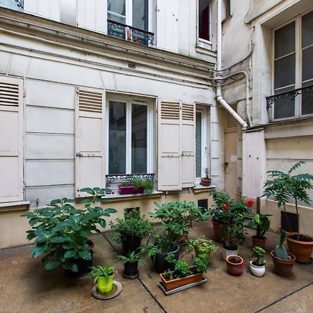 Studio I love Montmartre Parigi Esterno foto