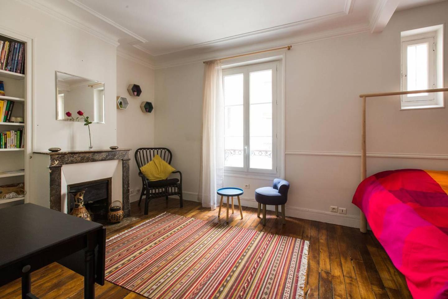 Studio I love Montmartre Parigi Esterno foto